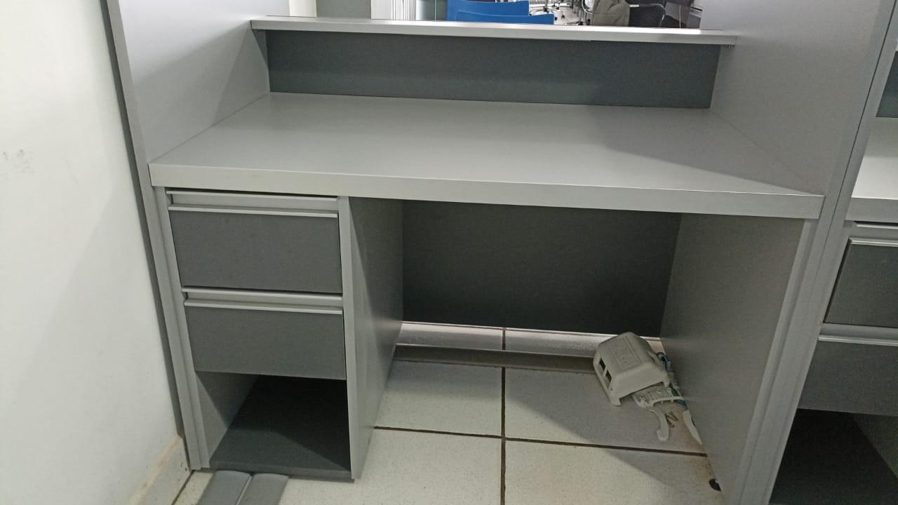 Escritorio gris