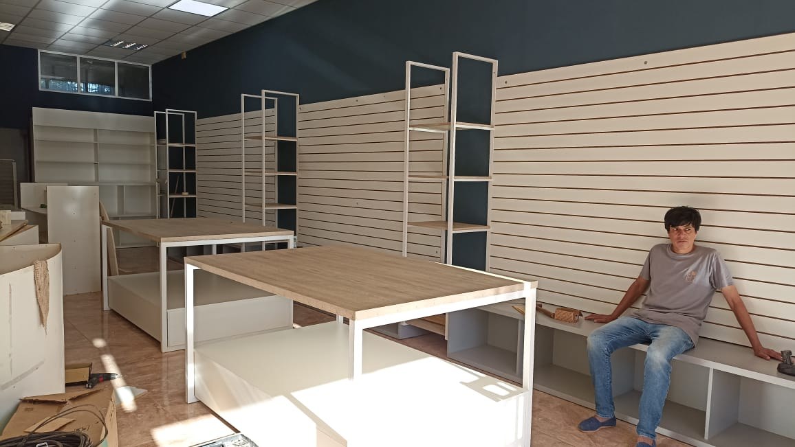 Exhibidores para local